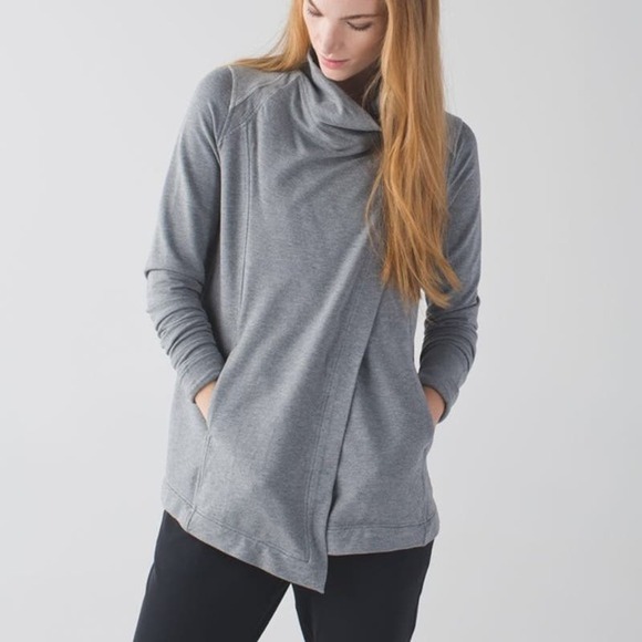 LULUEMON Savasana Wrap Drape Jacket Size 4 - Gray Mock Neck Pocket Asymmetrical - Picture 1 of 10